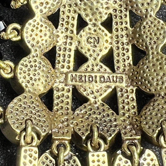 HEIDI DAUS "AN AFFAIR TO REMEMBER" 4 STRAND NECKLACE & EARRINGS SET Black & Red - Picture 8 of 14